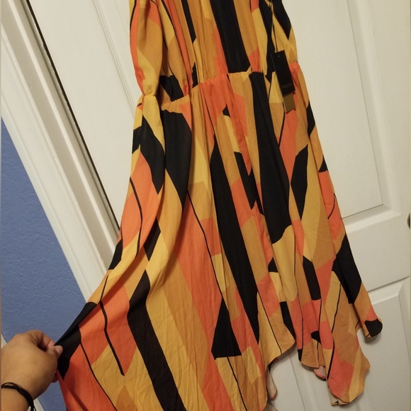 NWT Maree Pour Toi Women's Plus Size Halter Print Handkerchief Dress Size 18 - Picture 8 of 11